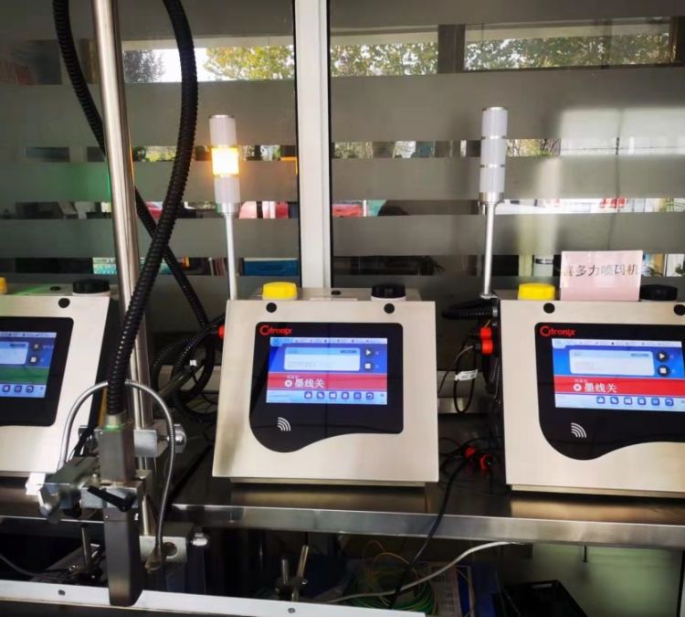 鸿德新UV打印机工厂信息咨询服务 一站式解决您的设备采购与生产难题